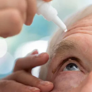 Occhio secco ed irritato: le cause e cosa fare