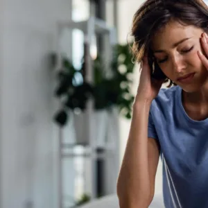 Mal di testa: tutti lo conoscono, moltissimi ne soffrono, le donne sono le più colpite