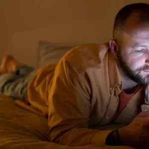 Sindrome da sonno posticipato: le conseguenze del social jet lag