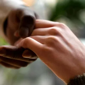 Stare con gli altri e pensare al prossimo: una medicina per mantenersi in salute