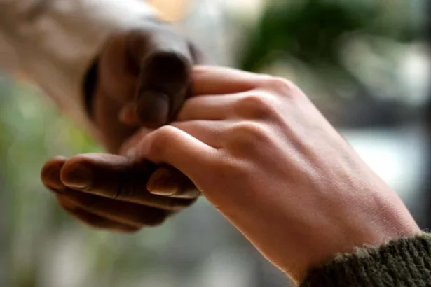 Stare con gli altri e pensare al prossimo: una medicina per mantenersi in salute