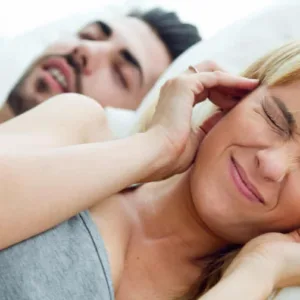 Apnea notturna, cos’è, sintomi e come dormire meglio