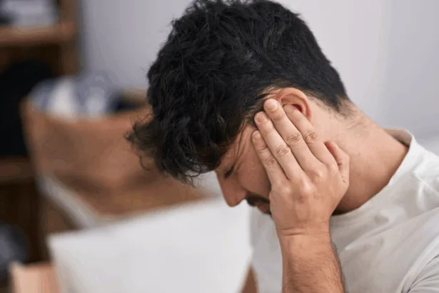 Orecchio tappato: cause e rimedi sicuri