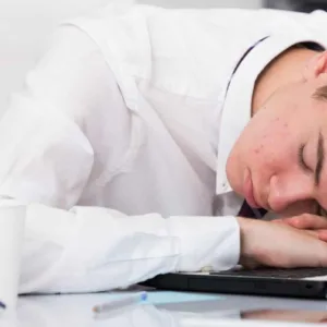 Letargia: significato, sintomi e cause della sonnolenza eccessiva