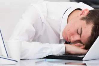 Letargia: significato, sintomi e cause della sonnolenza eccessiva