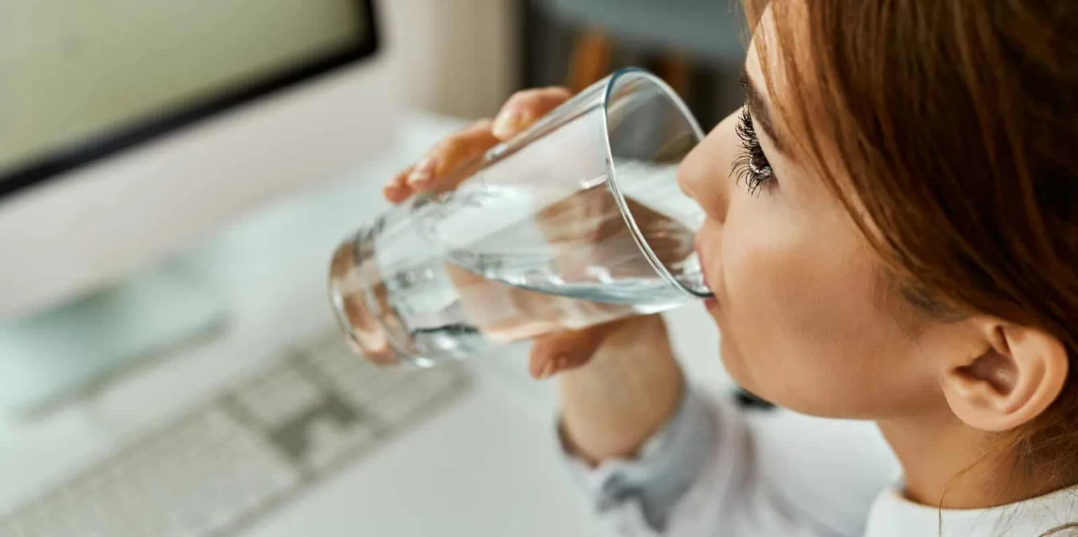 Come l’acqua aiuta la digestione