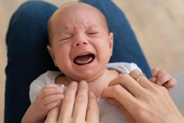 Pianto del neonato: come interpretarlo e capire di cosa ha bisogno