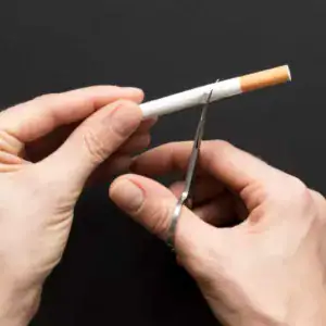 Tosse da fumo, irritazione e catarro: quali rimedi?